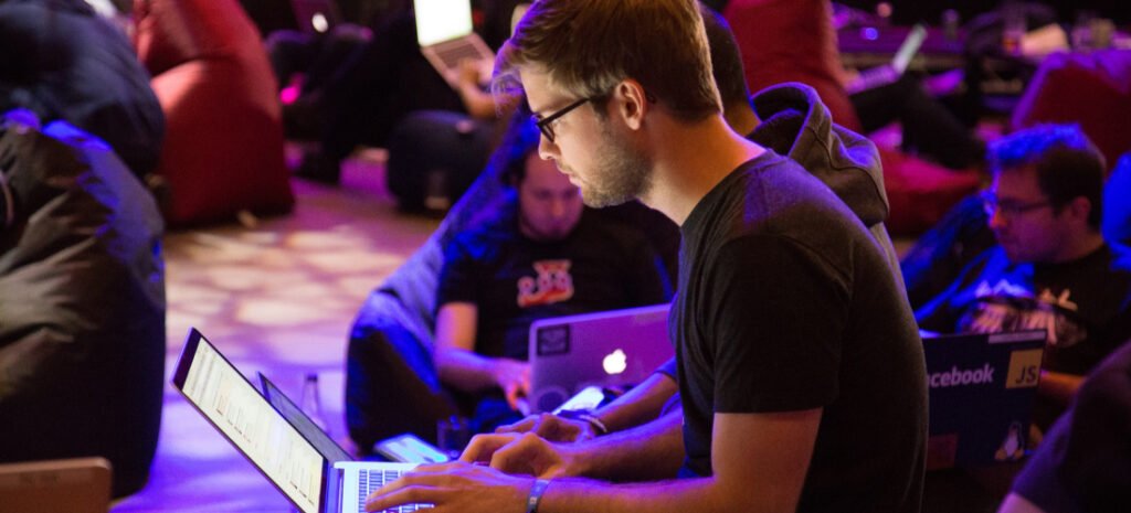 I can create informative website with contents